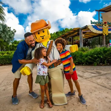 LLF Family Meet And Greet At Land Of Adventure 1000Px